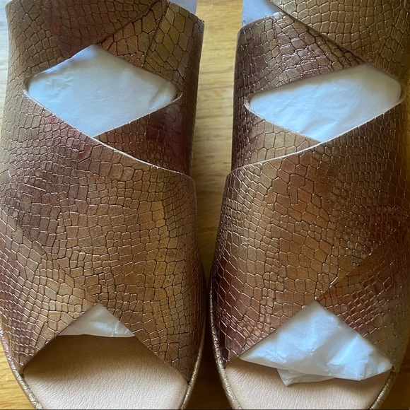 MATISSE RUNAWAY ROSE GOLD SNAKE PLATFORM SANDALS/7 - Picture 3 of 13